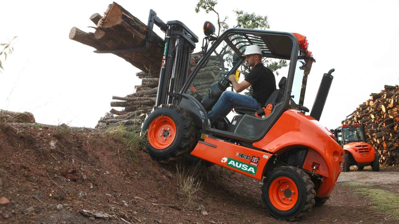 CARRETILLA ELEVADORA DIÉSEL 4X4 1500 KGS Elevaciones Archipiélago